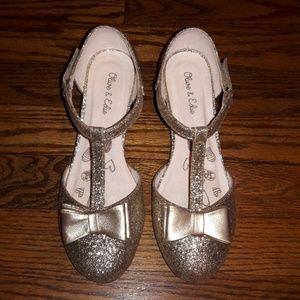 EUC Olive & Edie Gold Gloria Dress Shoes Size 4